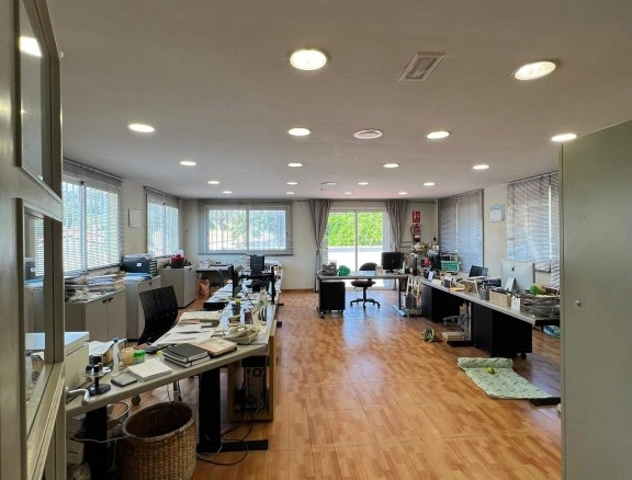 po-1252566-imagen - El Club del Propietario Imagen 1 de Se alquila oficina en Horta-Valle Hebrón