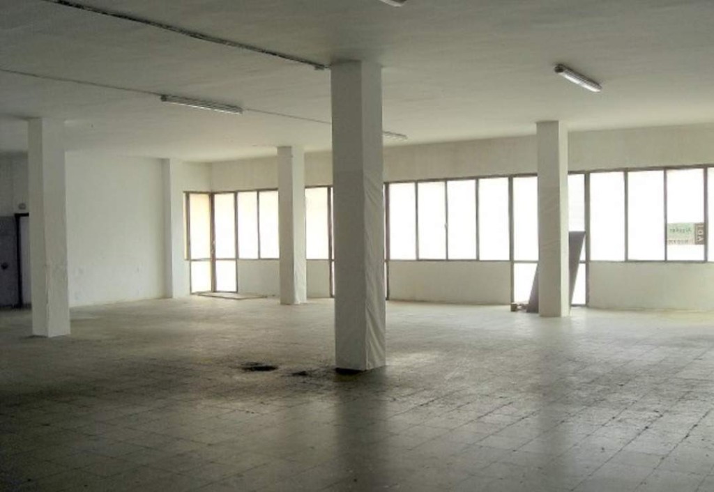 Imagen 2 de Se alquila nave en L Hospitalet de Llobregat