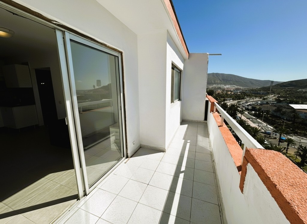 Imagen 2 de Acogedor apartamento con terraza y vistas al mar en Playa de las Américas