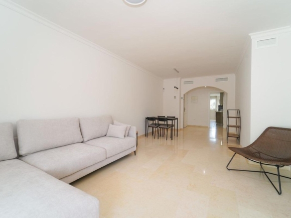 Imagen 3 de Ático de Elviria: Un Refugio Exclusivo en Marbella