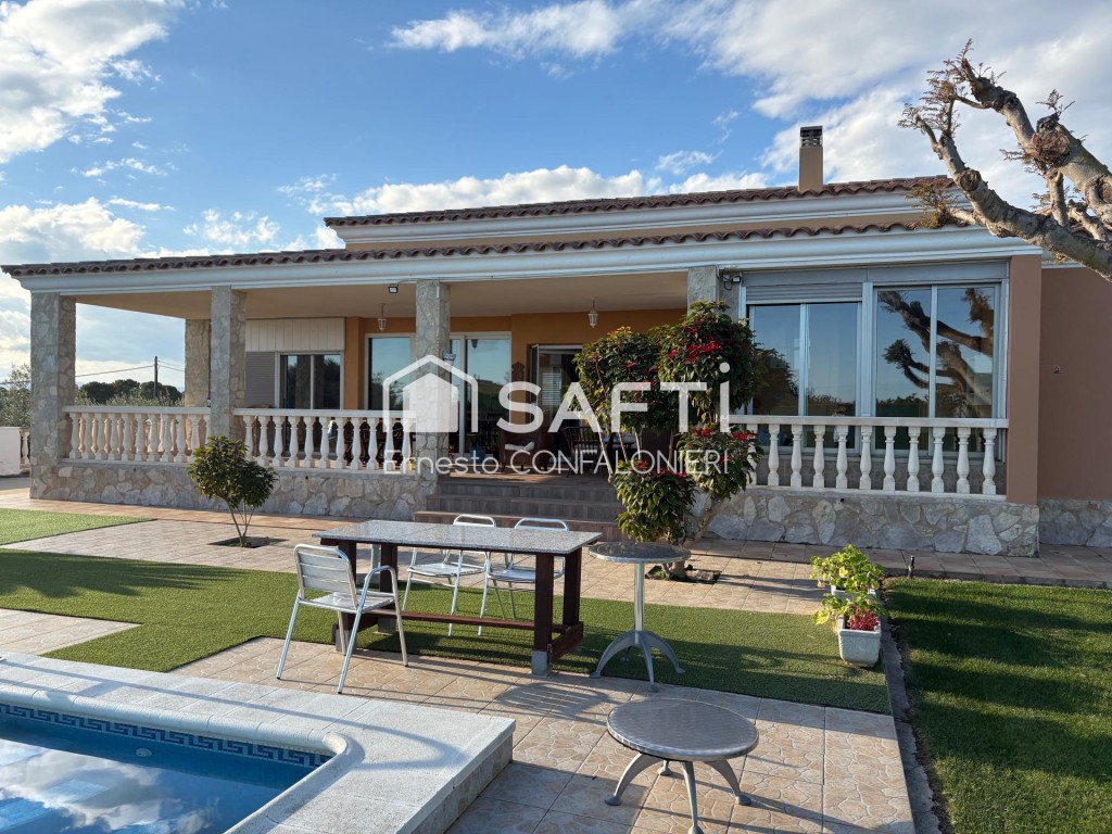 Imagen 2 de Chalet en finca rústica con gran terreno y produccion de naranjos