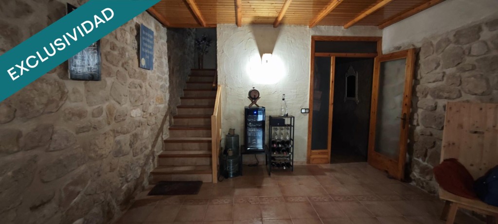 Imagen 2 de Preciosa casa Adosada de 2 plantas y altillo-buardilla