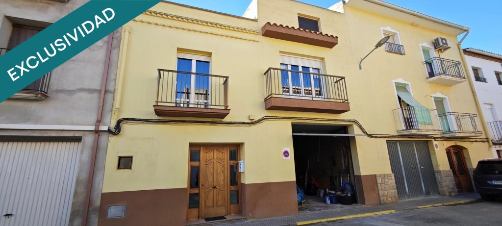 Imagen 1 de Preciosa casa Adosada de 2 plantas y altillo-buardilla