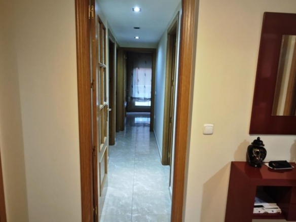 Imagen 4 de Precioso y gran piso con aparcaamiento en zona tranquila i centrica del pueblo costero