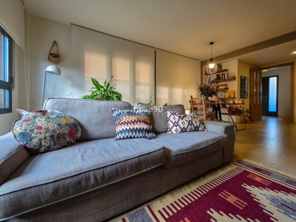 Imagen 2 de Espectacular Casa Pareada de 280 m2: Espacio