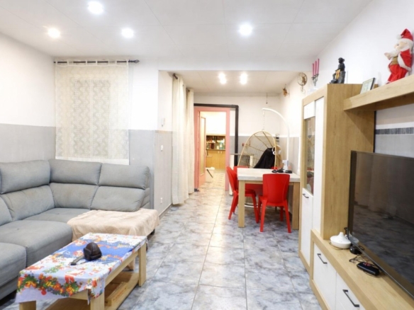 Imagen 1 de ?✨ CASA ADOSADA EN VENTA EN SANT JOAN DE VILATORRADA CON 3 HAB. ESTUDIO Y 2 TERRAZAS – ZONA EL PALILLO ✨?