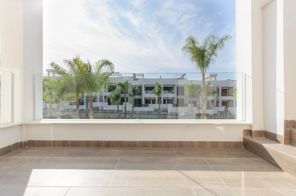 Imagen 3 de Nuevo residencial de bungalows en Los Balcones con vistas a la laguna rosa