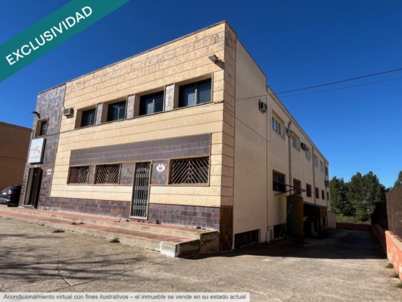 Imagen 2 de Nave Industrial Ejecutiva en Venta: Polígono El Mugrón