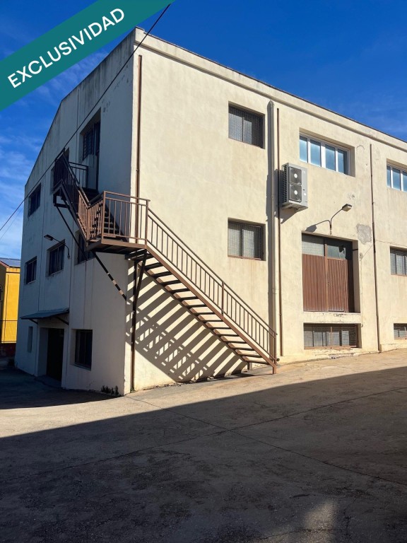 Imagen 3 de Nave Industrial Ejecutiva en Venta: Polígono El Mugrón