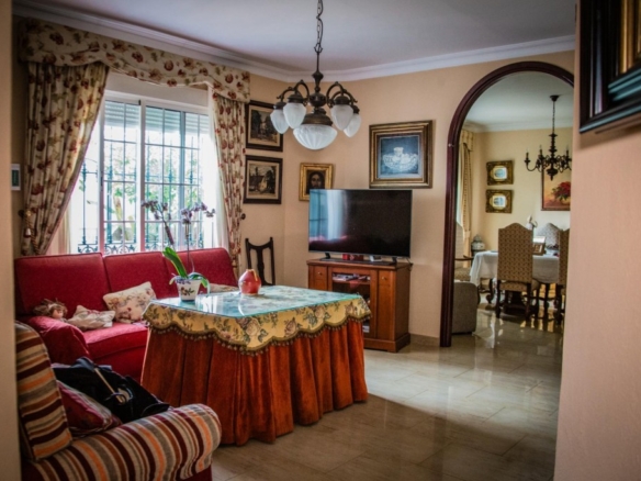 Imagen 3 de Elegancia y luz en el corazón de Moguer