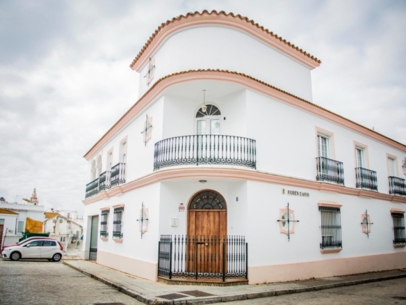 Imagen 1 de Elegancia y luz en el corazón de Moguer