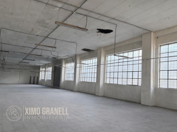 Imagen 2 de Nave industrial en Venta en Vall D Uxo