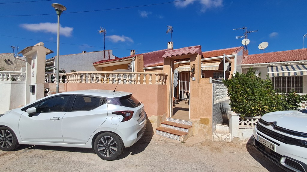 Imagen 1 de Adosada en Venta en Torrevieja Alicante