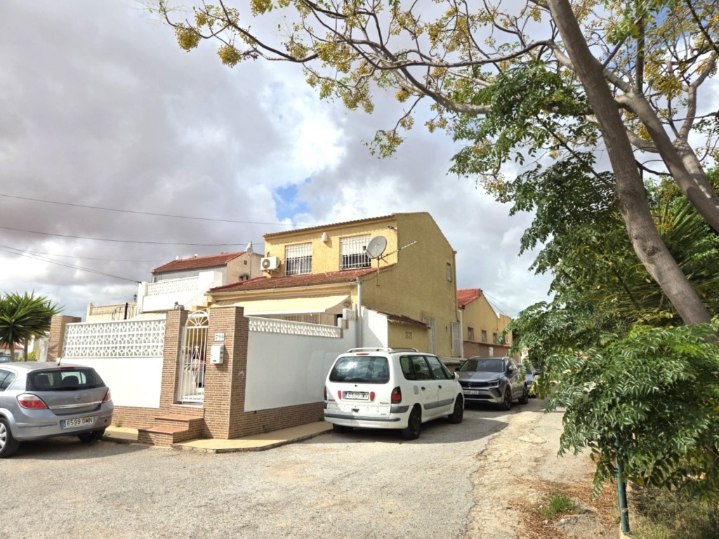 Imagen 1 de Casa-Chalet en Venta en Torrevieja Alicante