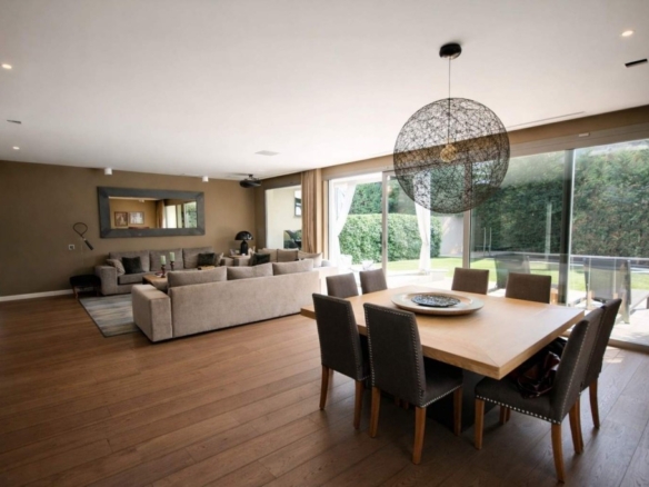 Imagen 2 de Fantástica casa seminueva junto colegios internacionales