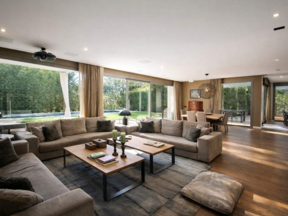 Imagen 1 de Fantástica casa seminueva junto colegios internacionales