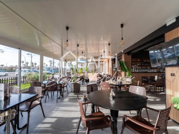 Imagen 3 de OPORTUNIDAD TRASPASO – RESTAURANTE EN PRIMERA LÍNEA DE MAR – EMPURIABRAVA