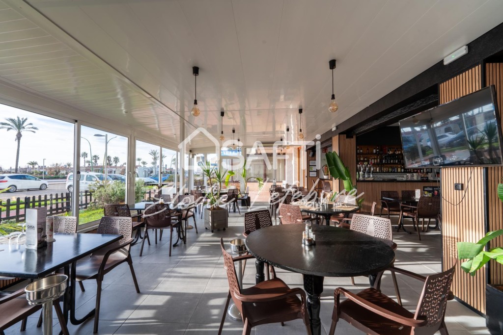 Imagen 3 de OPORTUNIDAD TRASPASO – RESTAURANTE EN PRIMERA LÍNEA DE MAR – EMPURIABRAVA
