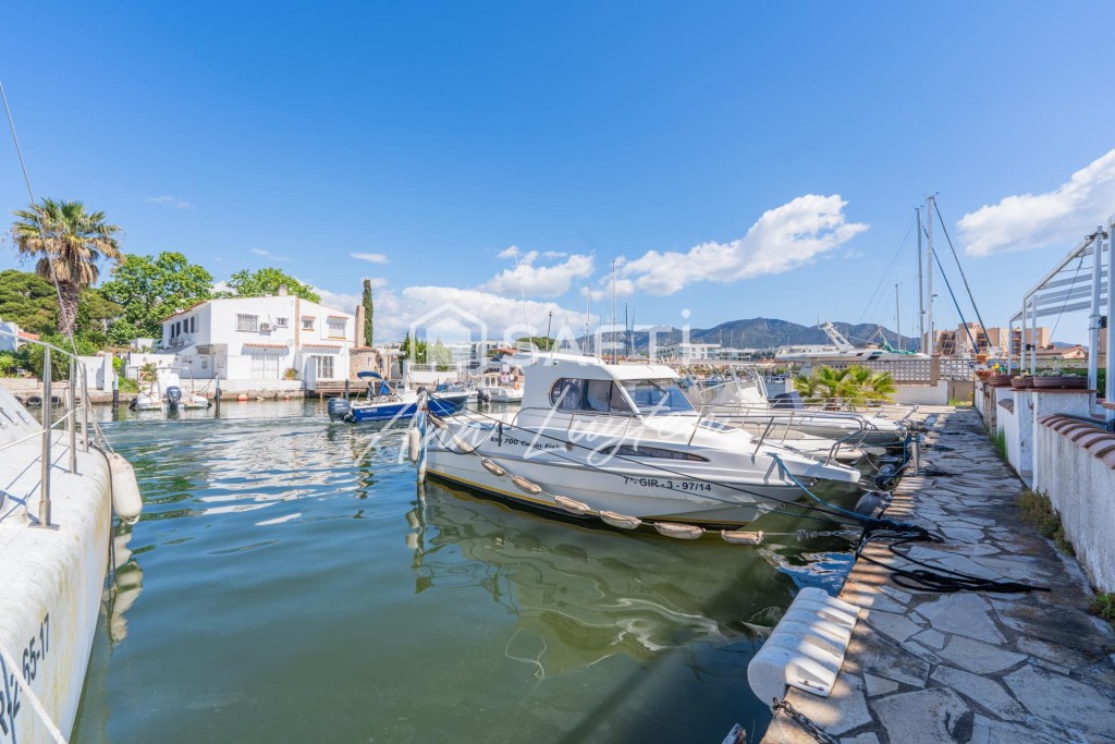 Imagen 1 de Casa al canal con amarre y garaje Santa Margarita