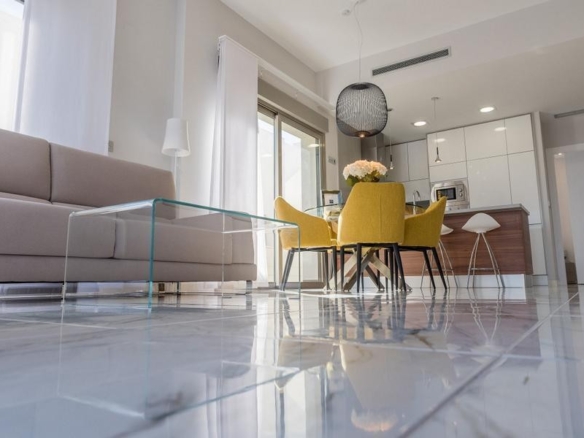 de 84m2 con 3 dormitorios y 2 baños