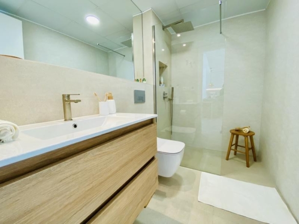 de 74m2 con 2 dormitorios y 2 baños