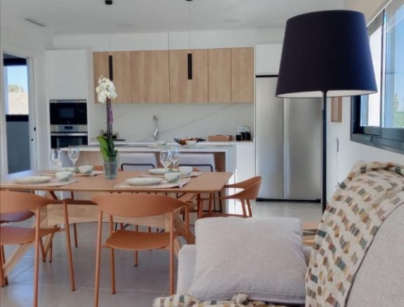 de 136m2 con 3 dormitorios y 2 baños