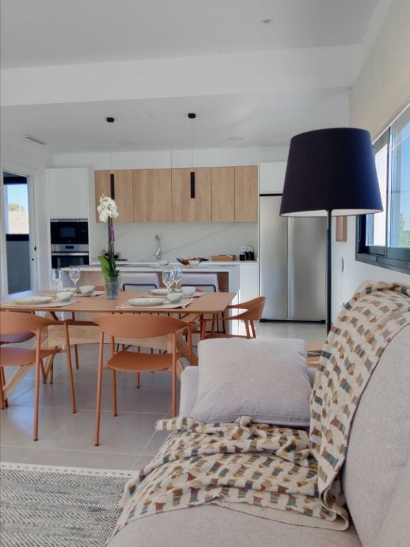 de 136m2 con 3 dormitorios y 2 baños