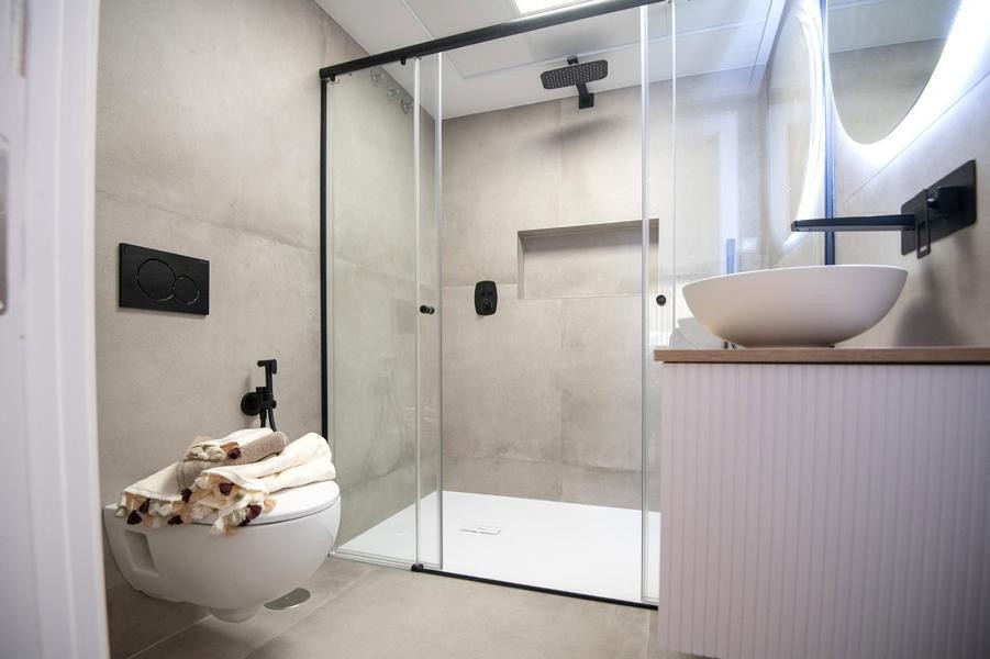 de 99m2 con 3 dormitorios y 2 baños con plaza de garaje