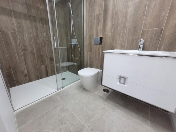 de 80m2 con 3 dormitorios y 2 baños con plaza de garaje