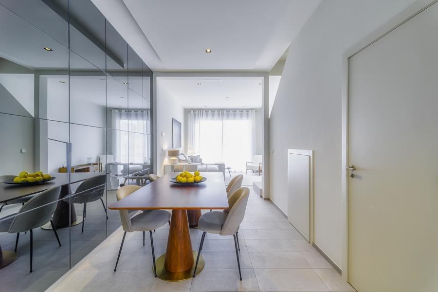 de 87m2 con 2 dormitorios y 2 baños