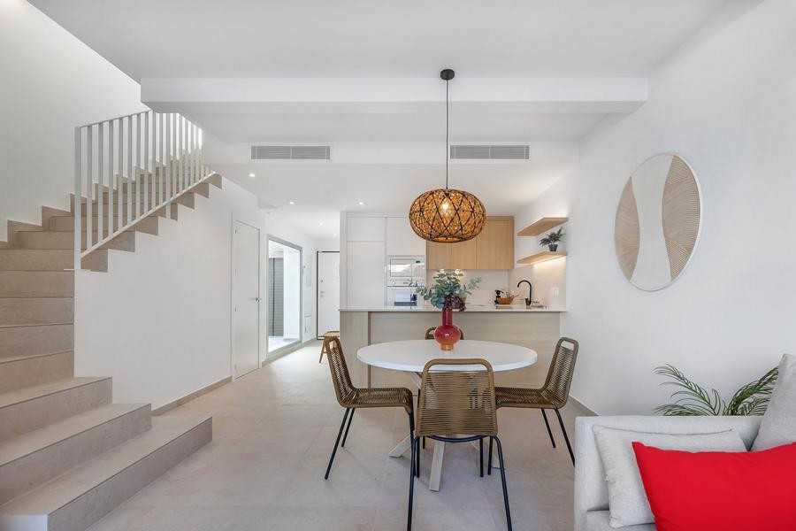 de 77m2 con 3 dormitorios y 2 baños con plaza de garaje