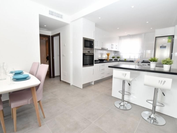 de 75m2 con 2 dormitorios y 2 baños con plaza de garaje