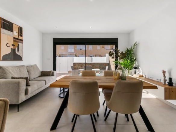 de 133m2 con 3 dormitorios y 2 baños con plaza de garaje