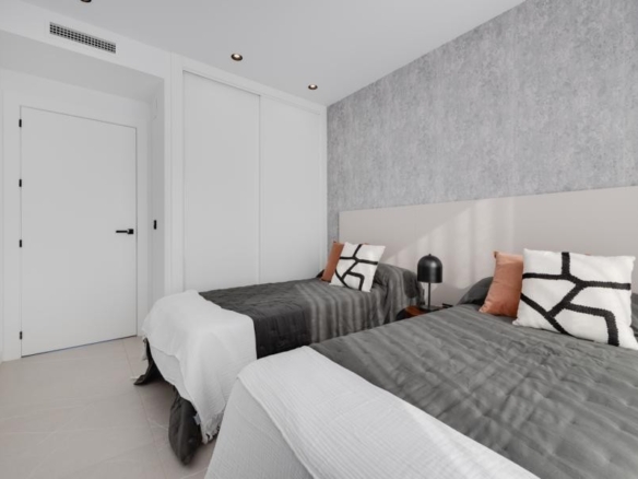 de 141m2 con 3 dormitorios y 2 baños con plaza de garaje