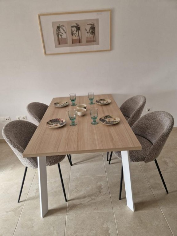 de 52m2 con 2 dormitorios y 2 baños con plaza de garaje