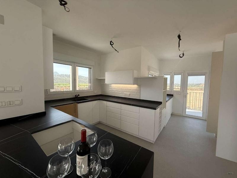 de 250m2 con 3 dormitorios y 2 baños