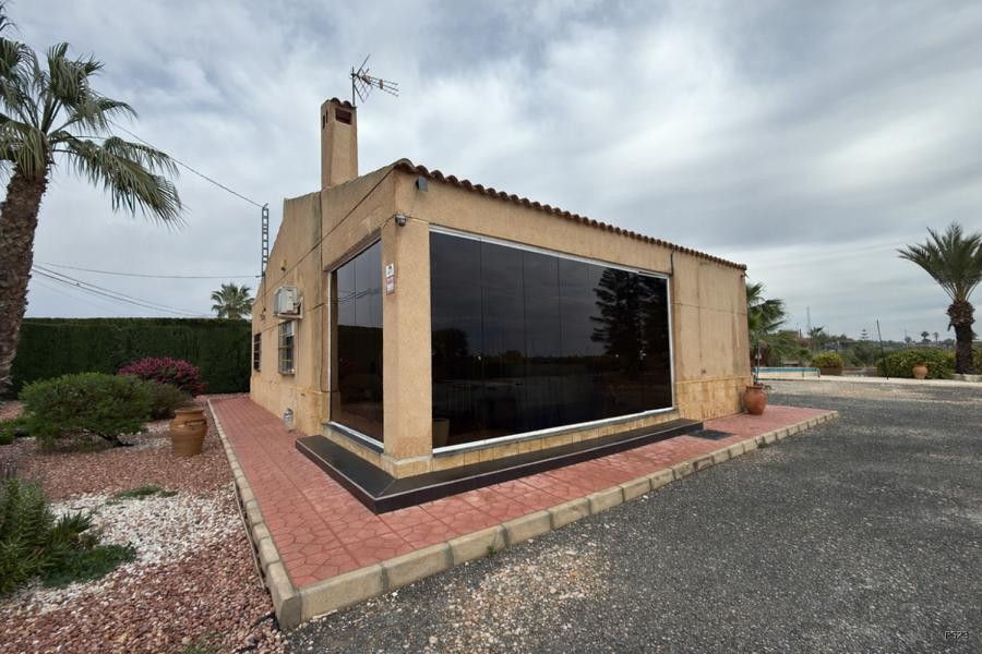 Imagen 2 de Venta de villa en Albatera