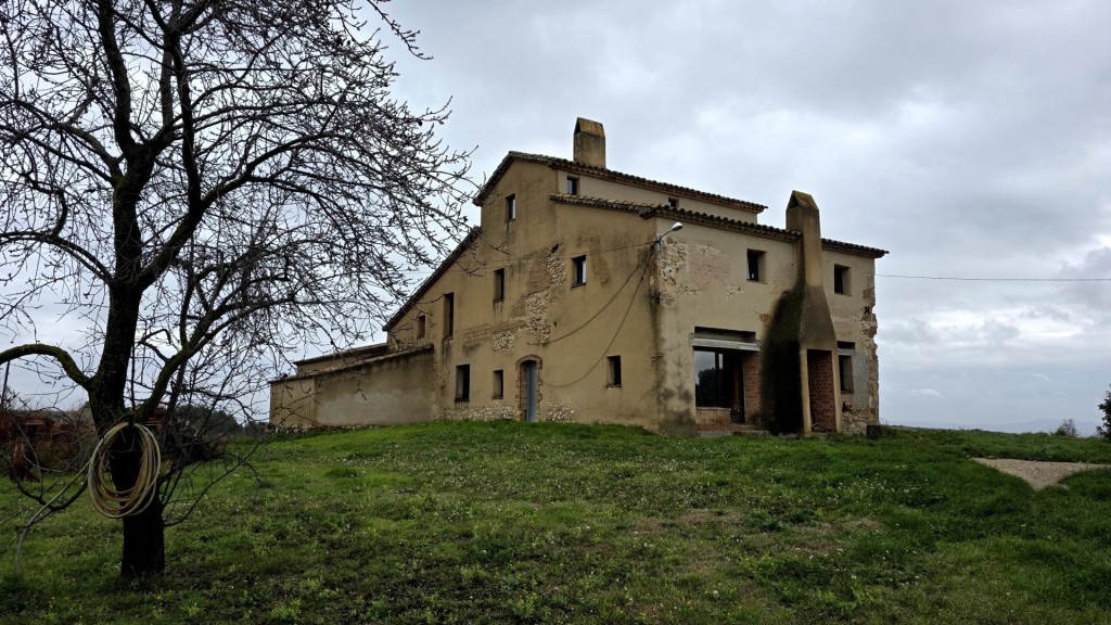 Imagen 2 de Masía entre viñedos en el corazón del Penedés