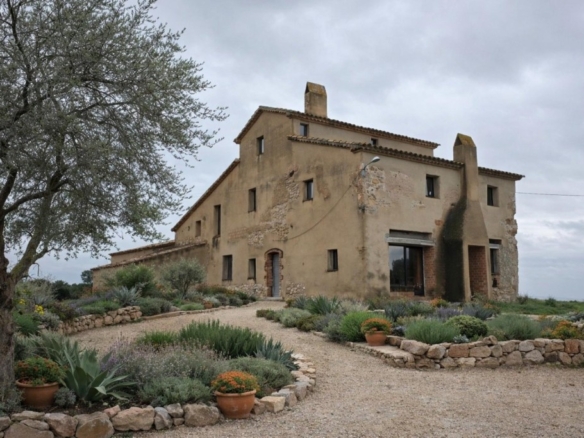 Imagen 3 de Masía entre viñedos en el corazón del Penedés