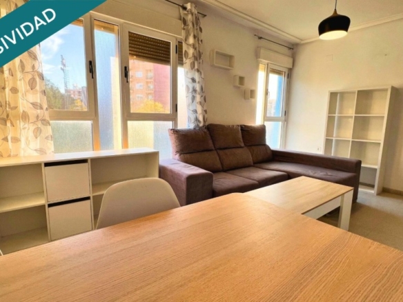 Imagen 1 de Piso VPO en Orihuela con garaje y trastero ideal para vivir solo o en pareja