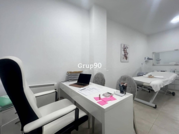 en pleno funcionamiento y con muy buena reputación en la zona.