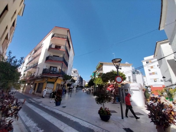 Imagen 3 de OPORTUNIDAD DE INVERSIÓN: PISO EN EL CENTRO DE ESTEPONA (INMUEBLE OCUPADO)