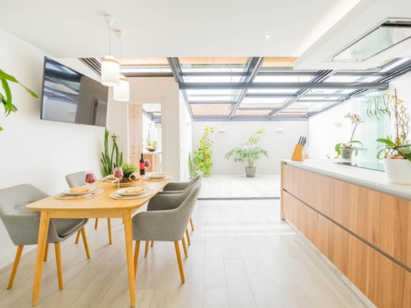 Imagen 2 de ESTUPENDA CASA REFORMADA EN CARLINDA