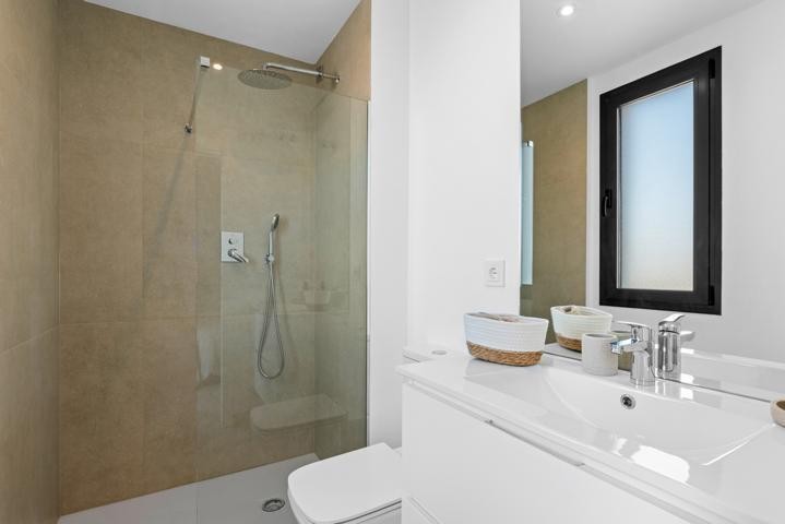 de 112m2 con 2 dormitorios y 2 baños con plaza de garaje