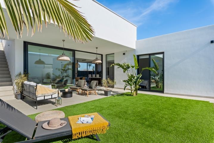 Imagen 1 de Venta de villa en La manga