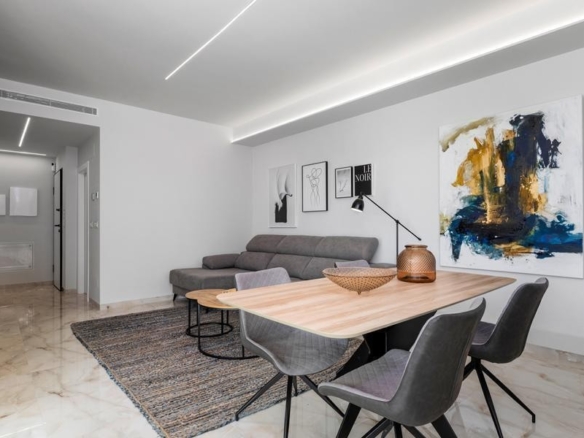 Imagen 2 de Venta de villa en La finca golf