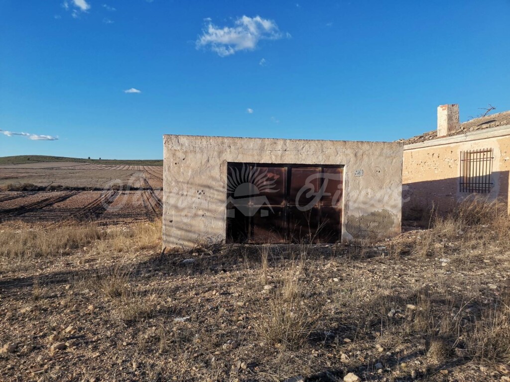 Imagen 3 de Casa de campo-Masía en Venta en Villena Alicante