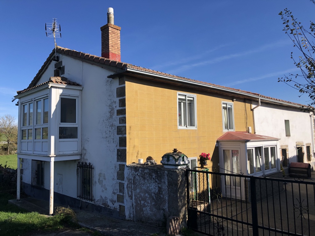 Imagen 3 de Casa de pueblo en Venta en Requejo (Enmedio) Cantabria