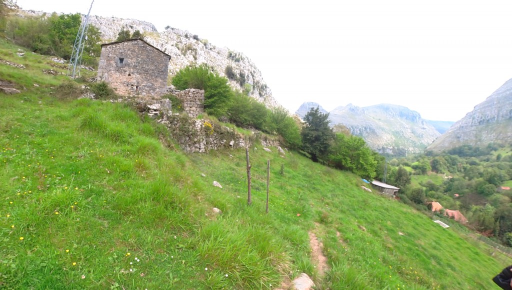 Imagen 2 de Casa-Chalet en Venta en Mortesante Cantabria