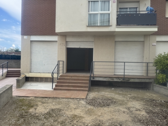 Imagen 1 de Local comercial en Venta en Cervera Lleida